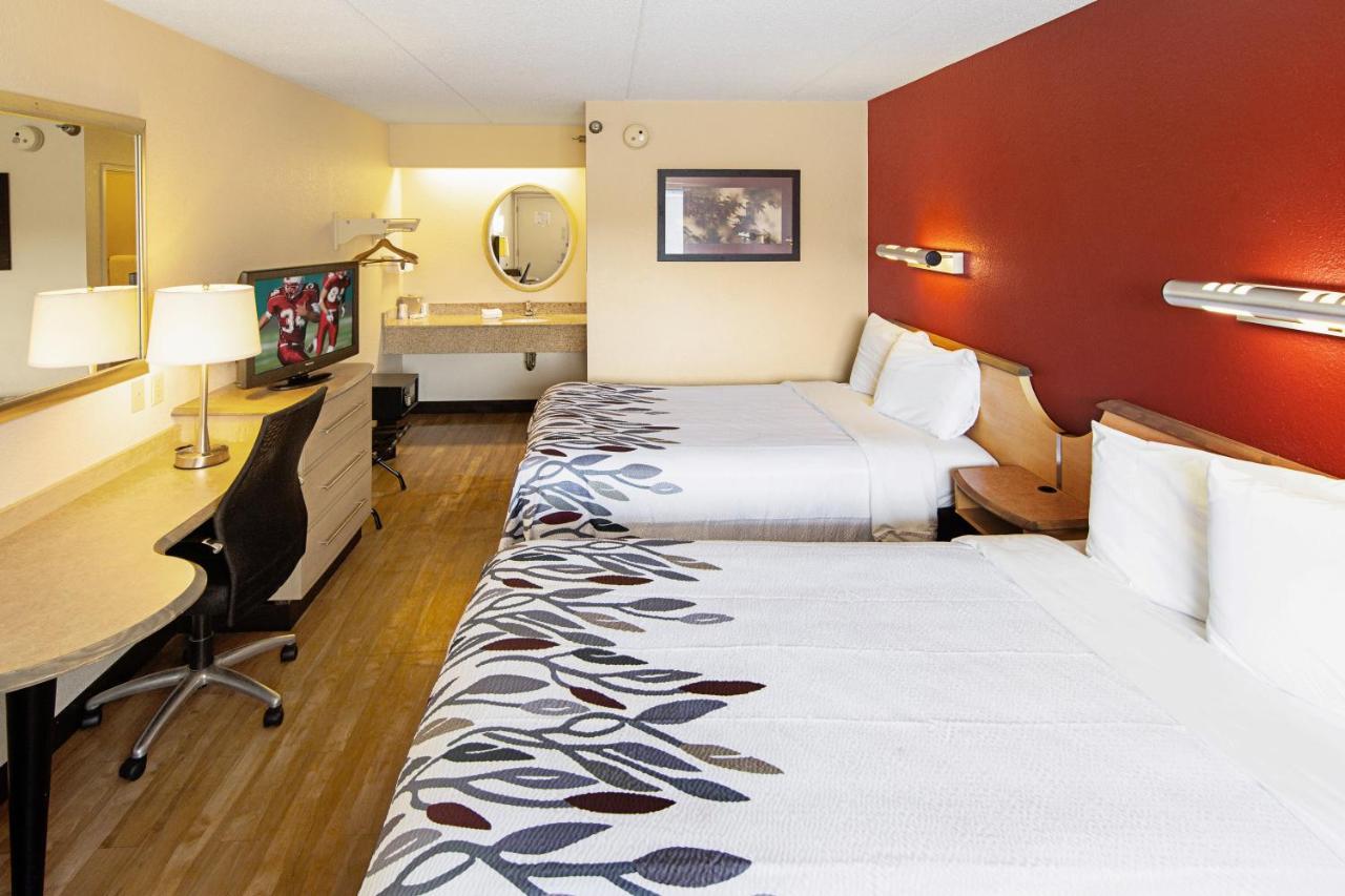 Red Roof Inn Fairmont Dış mekan fotoğraf