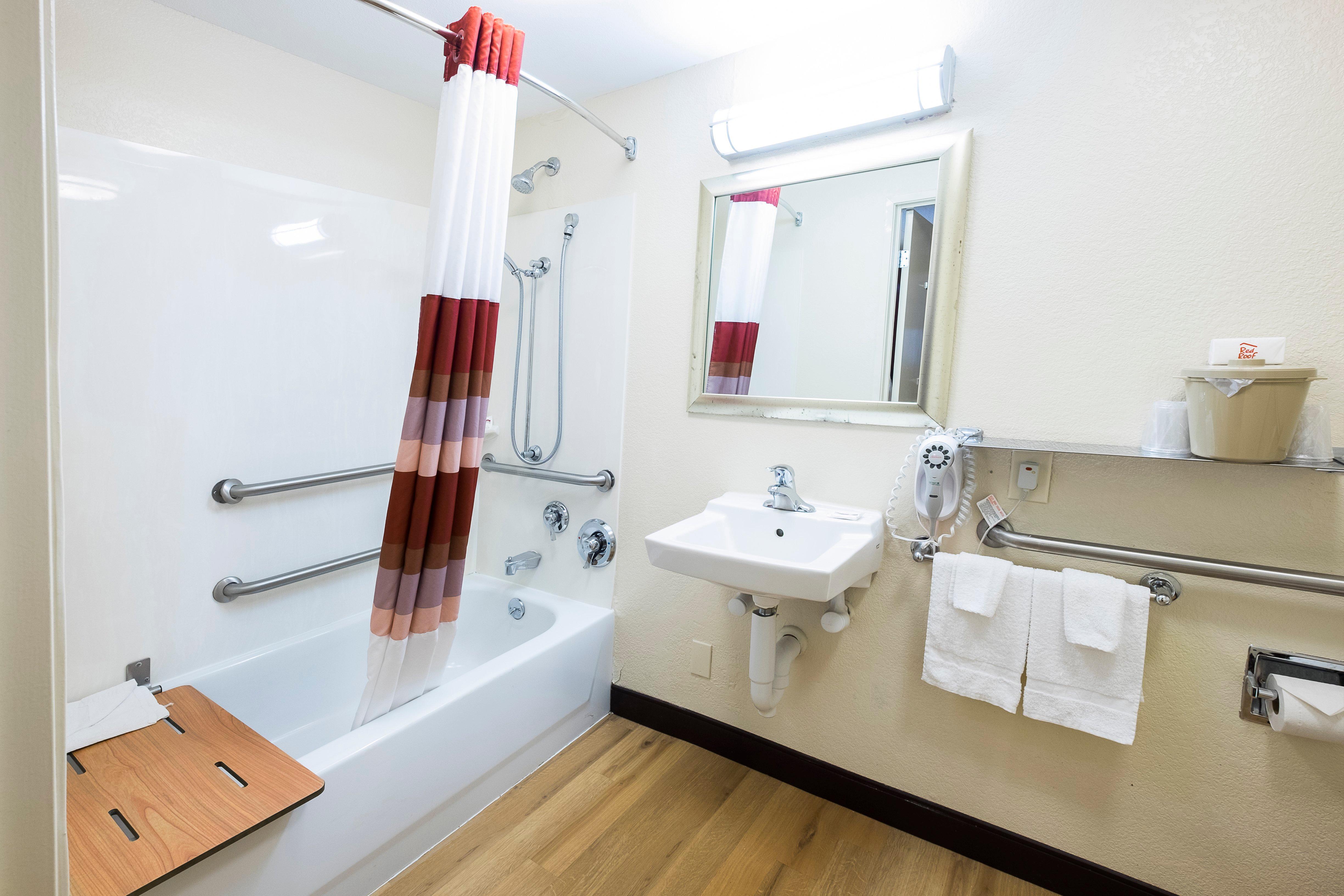 Red Roof Inn Fairmont Dış mekan fotoğraf