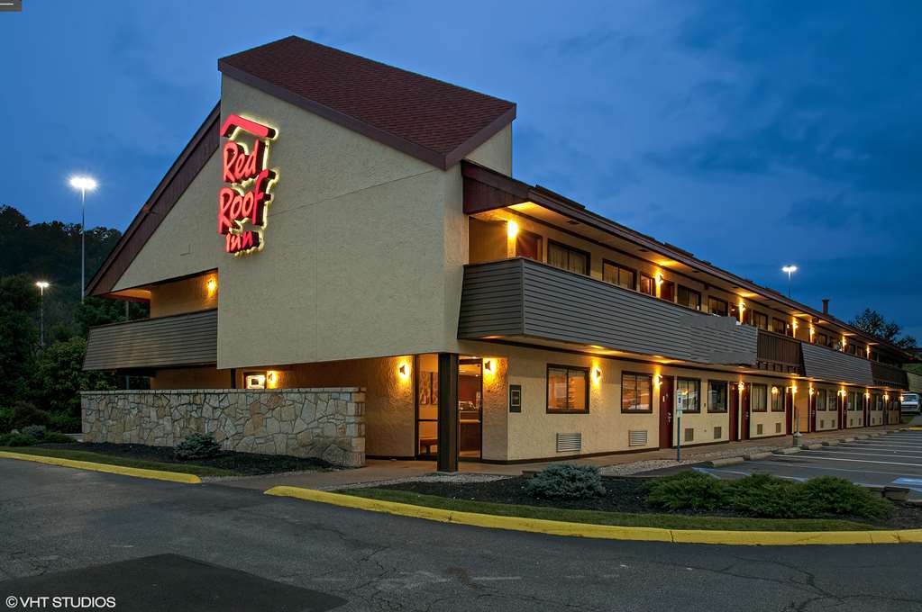 Red Roof Inn Fairmont Dış mekan fotoğraf