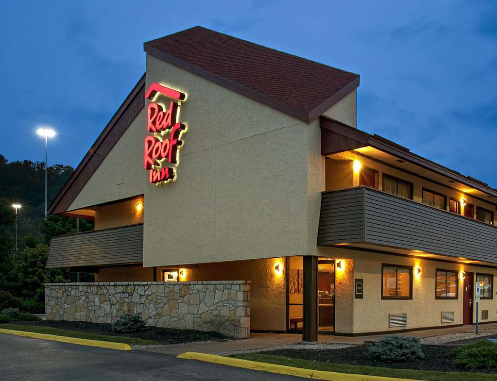 Red Roof Inn Fairmont Dış mekan fotoğraf