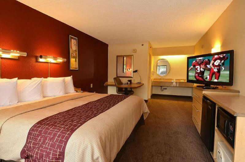 Red Roof Inn Fairmont Dış mekan fotoğraf